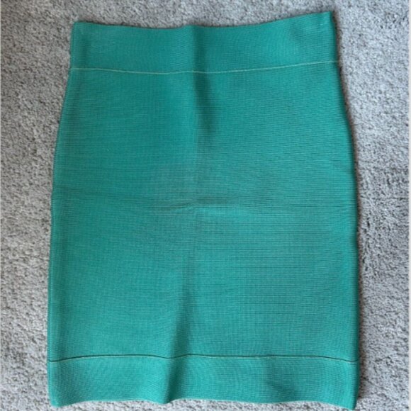 New with Tags BCBGMAXAZRIA Simone Green Bandage Skirt Size Small - Picture 1 of 5